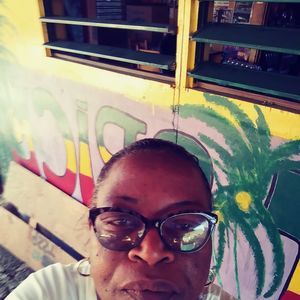 Meet your Posher, Ernetta